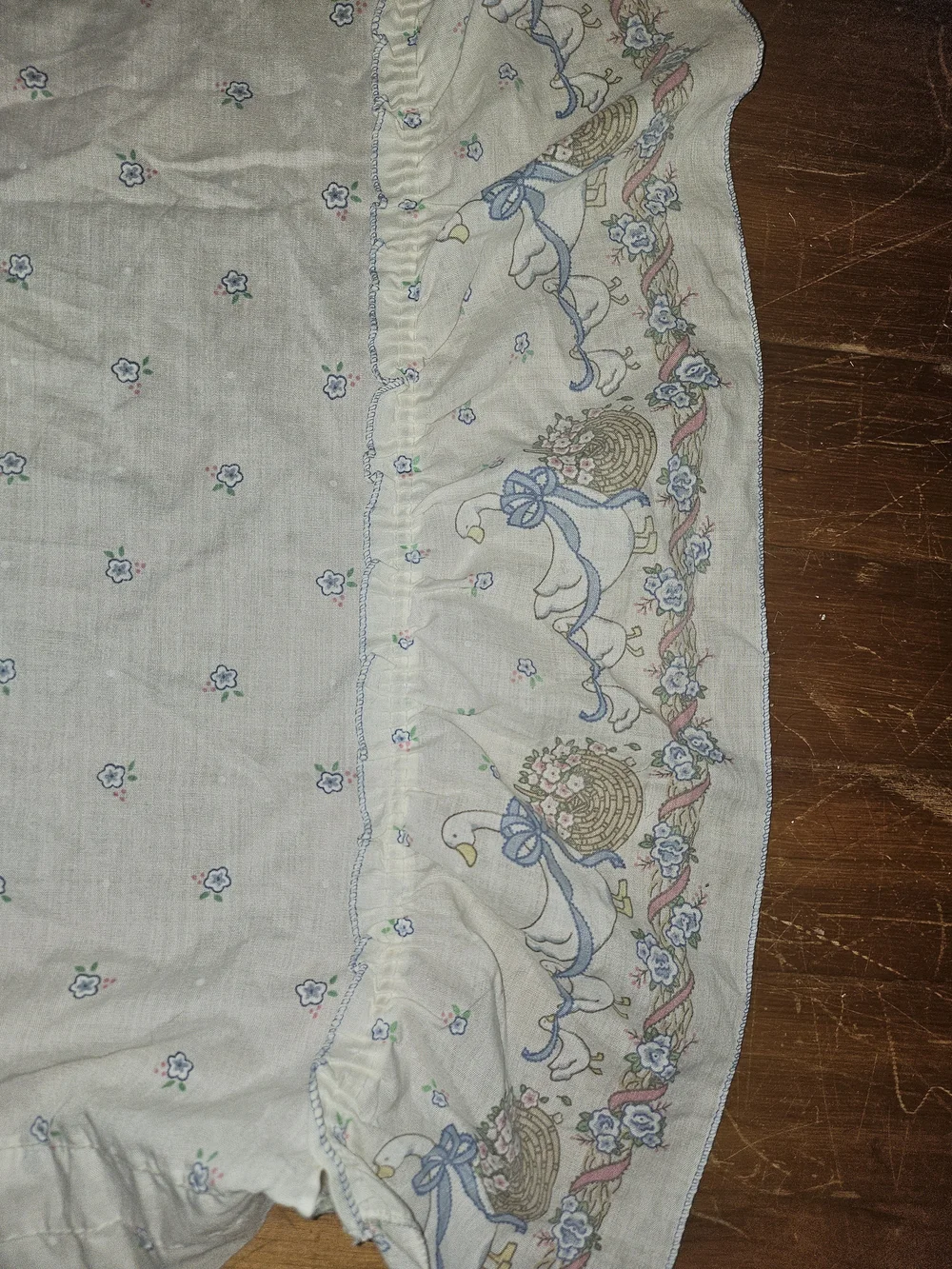 Cottage Core Geese Mom And Babies Set Of 4 Goes Between Box Spring And Matress